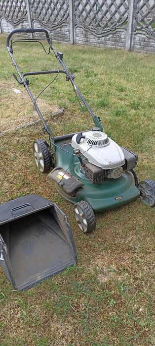 Kosiarka spalinowa Royal z napędem.