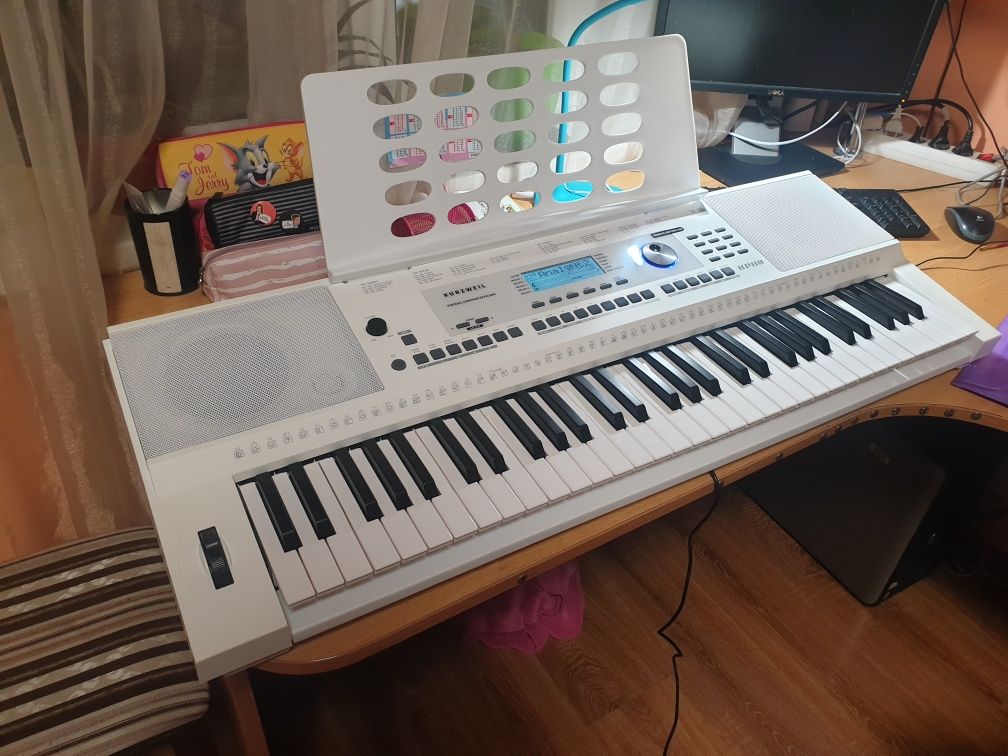 Kurzweil KP110 білий синтезатор. Вхід для мікрофону з ефектами! Підбір