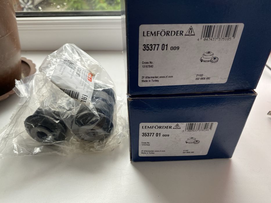 Сайлентблоки передніх ричагів