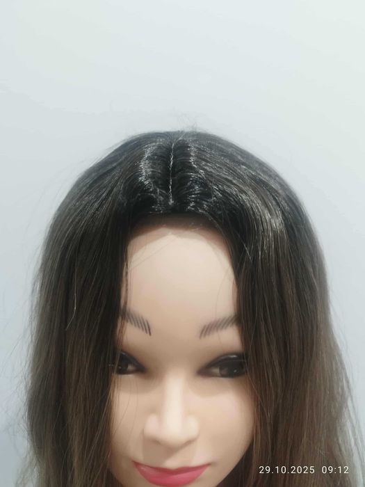 Syntetyczna peruka Atayou .Włosy długie ok 70cm delikatnie cieniowane