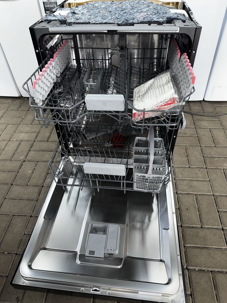 Zmywarka  Sharp  model Qw hx12f47eb A+++ czarna