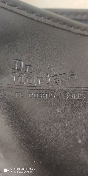 Botas pretas usadas uma vez