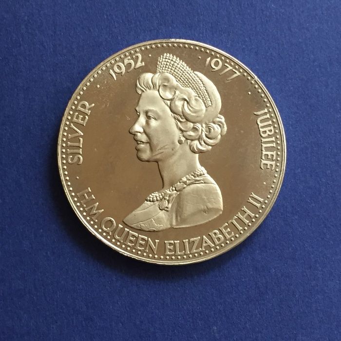 medalha Rainha Isabel II - Silver Jubilee - 1977 - Ø 38mm; 29.81 g