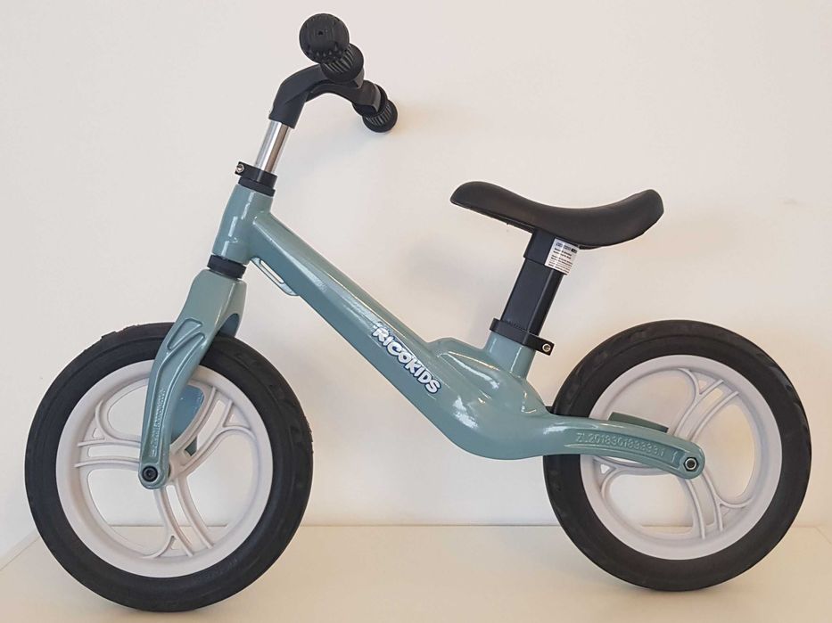 Ultralekki rowerek biegowy magnesium Ricokids RC-620