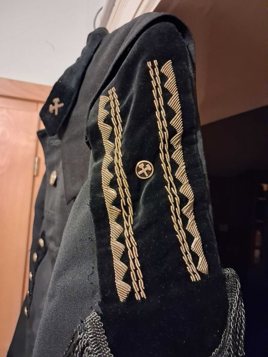 Mundur górniczy w dobrym stanie z płaszczem i czakiem