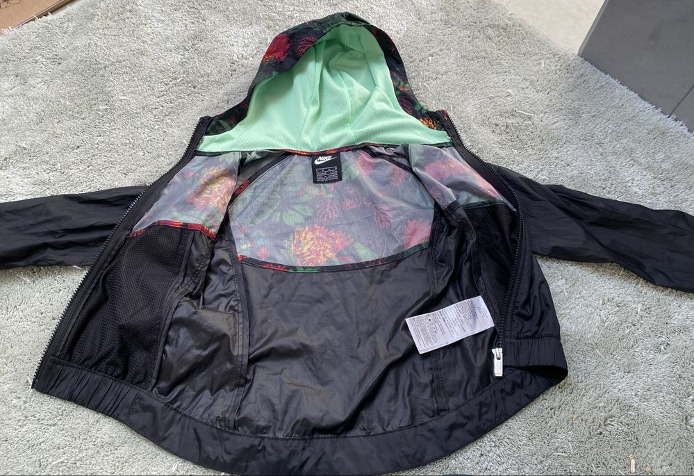 Kurtka przeciwdeszczowa Nike rozm. 110/116 cm.