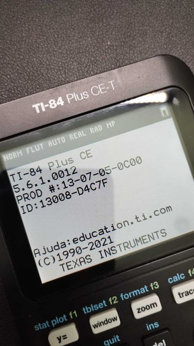 Calculadora Texas TI-84 Plus CE-T
