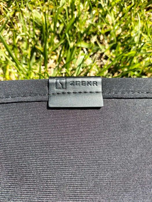 Солнцезащитная шторка для панорамы Zeekr 001 оригинал