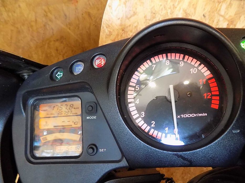 Honda Cbr 1100 XX injeção 2001 para peças.
