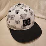 Czapka New Era DC x Travis Barker