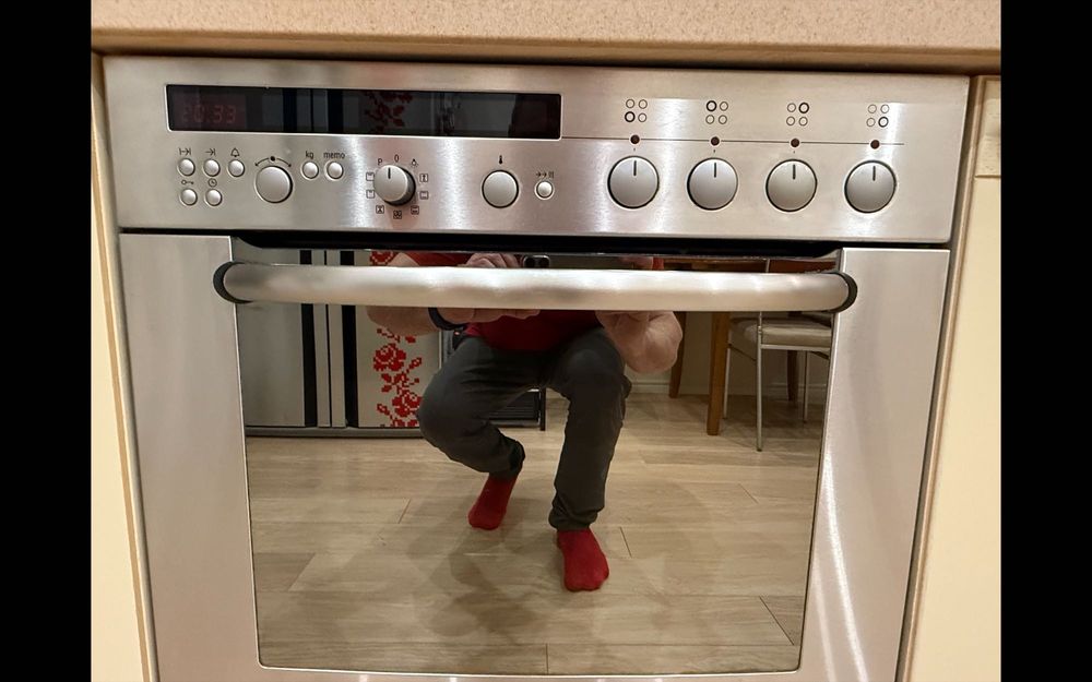 Електрична варильна поверхня NKQ 645 та духовка HEN 5850 Bosch