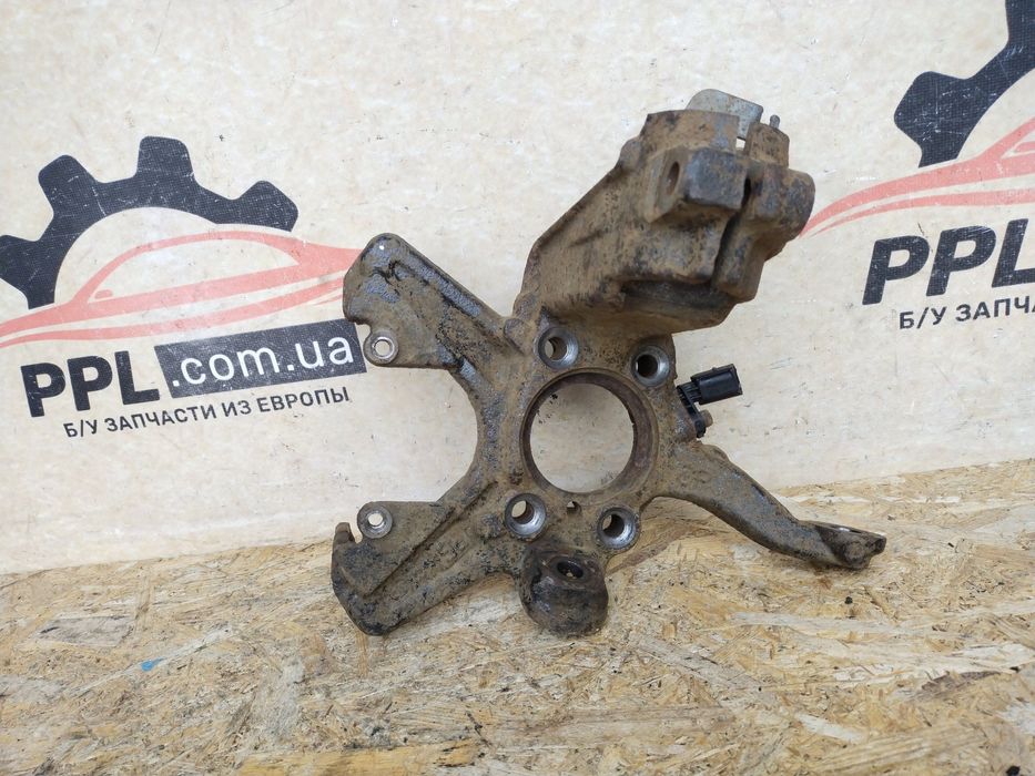 VW Jetta V 05-11 Поворотный кулак передний правый датчик ABS 7H0927804