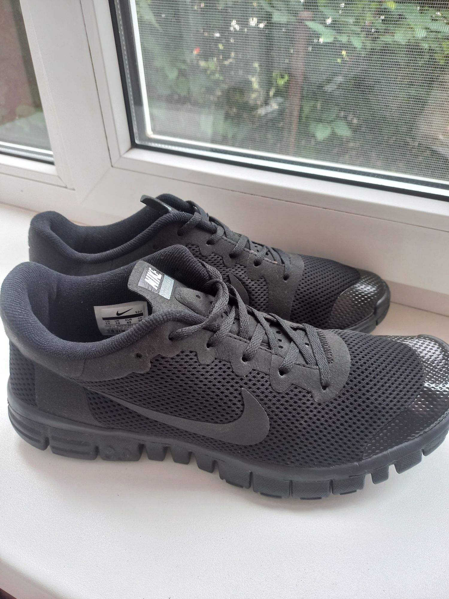 Nike кросівки,  42,45,46розміру, підходя для спорт за