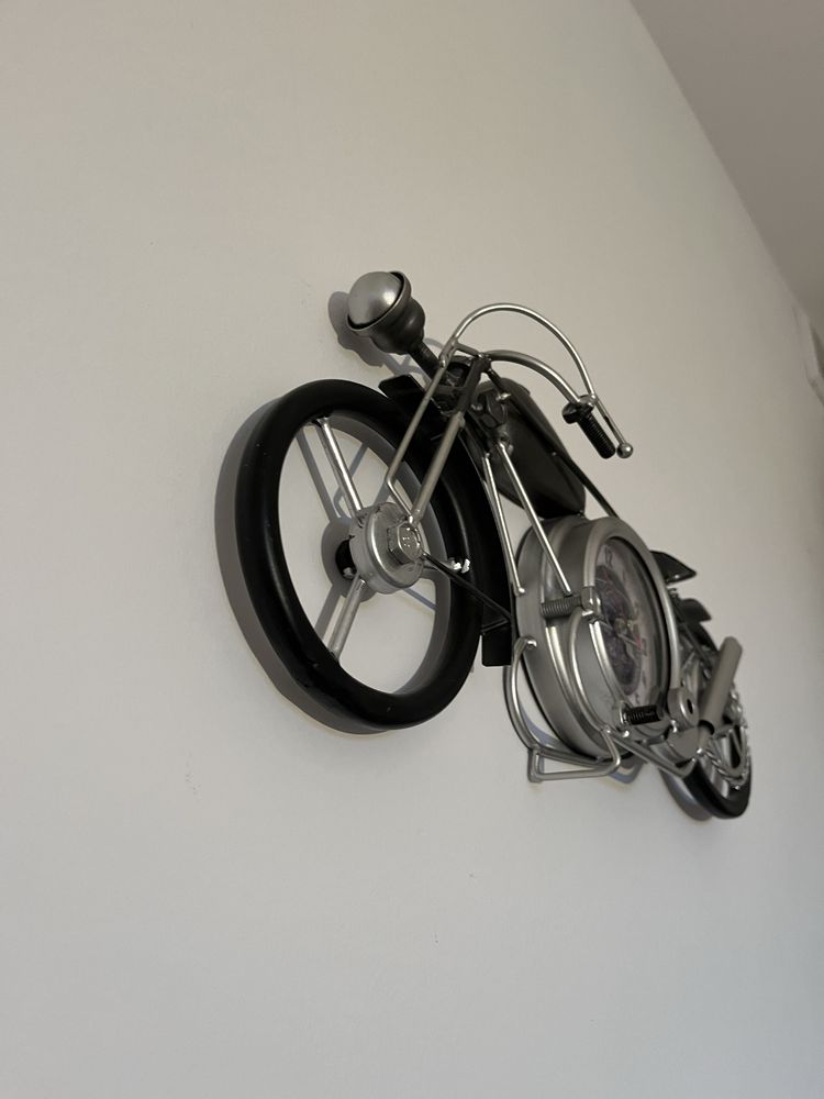 Zegar wiszący motor metalowy