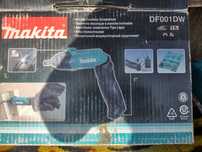 Wkrętarka łamana  Makita DF001DW wraz z kompletem akcesoriów.