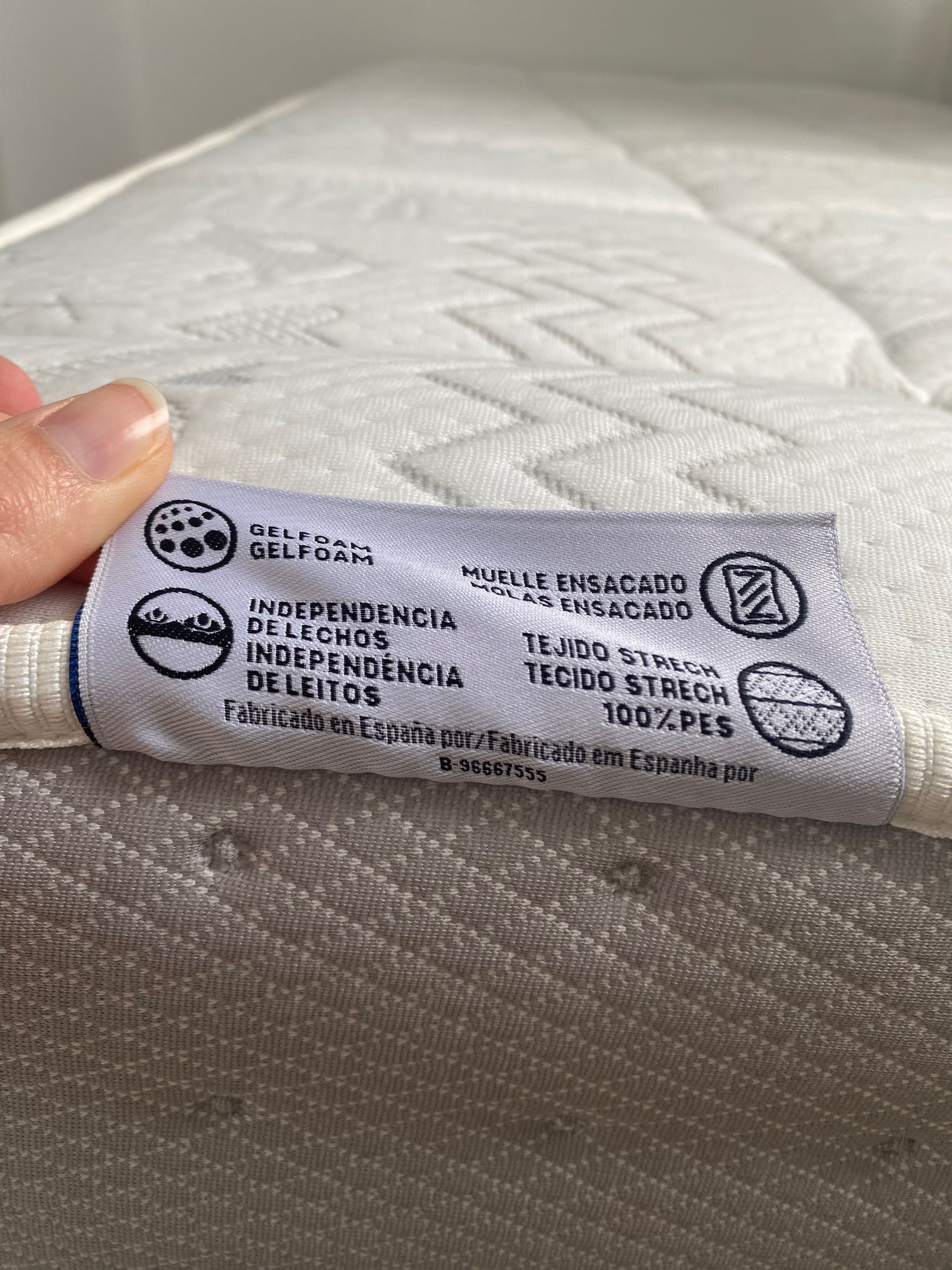 Cama de Veludo com colchão