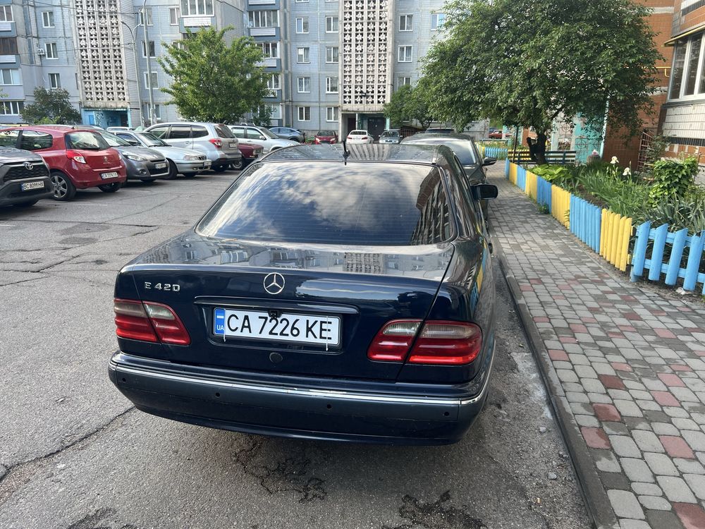 Mercedes-Benz E-Class W210 2.40 л 2000р