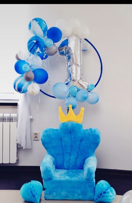 Plastikowy stelaż koło na przyjęcia.