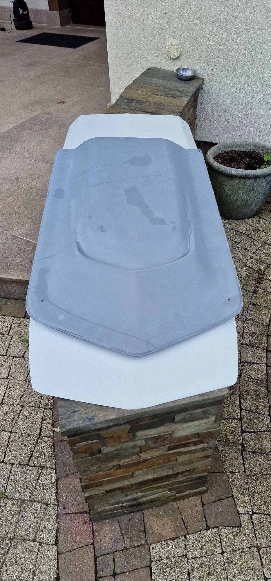 garb na maskę Corvette C3   na wystający filtr powietrza