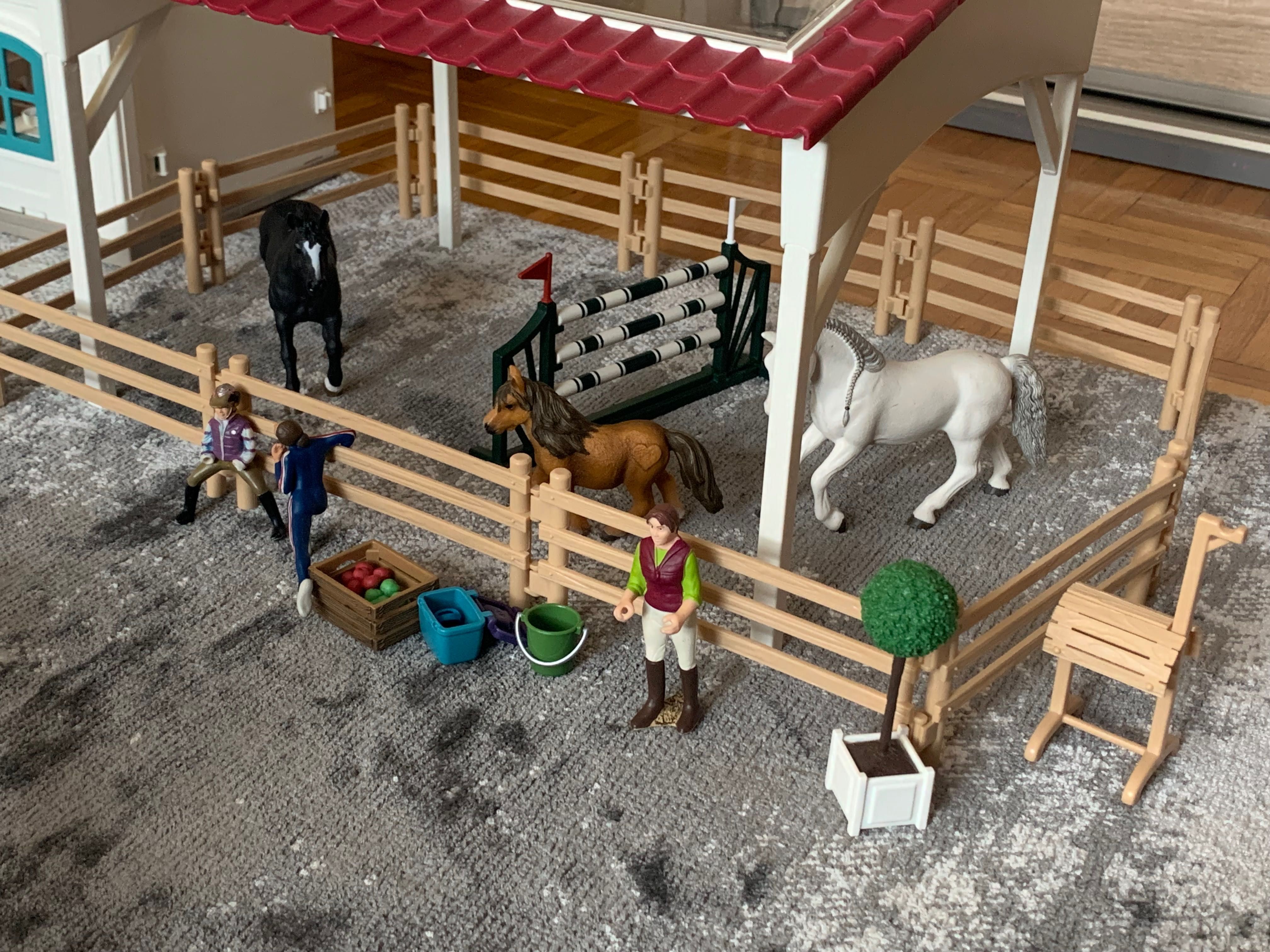 schleich szkółka jeździecka 42389