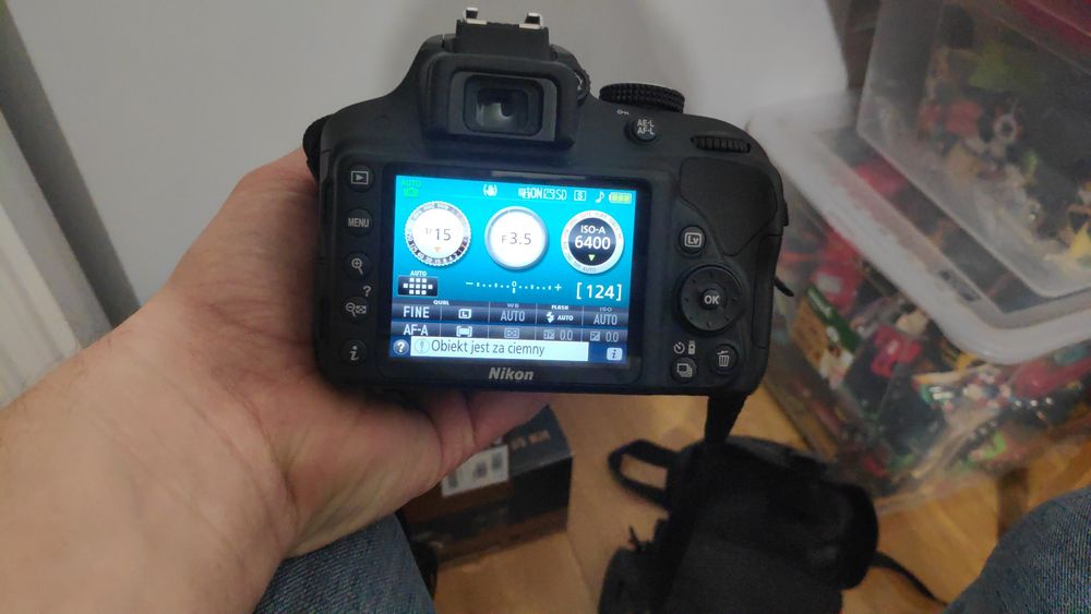 Nikon D3300 lustrzanka z obiektywem oraz dodatkami jak nowa