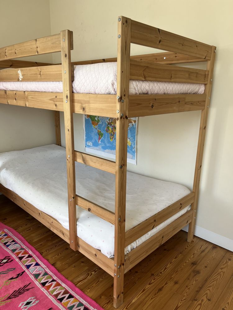 Beliche Ikea Mydal 90x200 com 2 estrados + 2 colchões