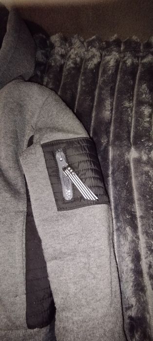 Тепла кофта на мєху на 6 років