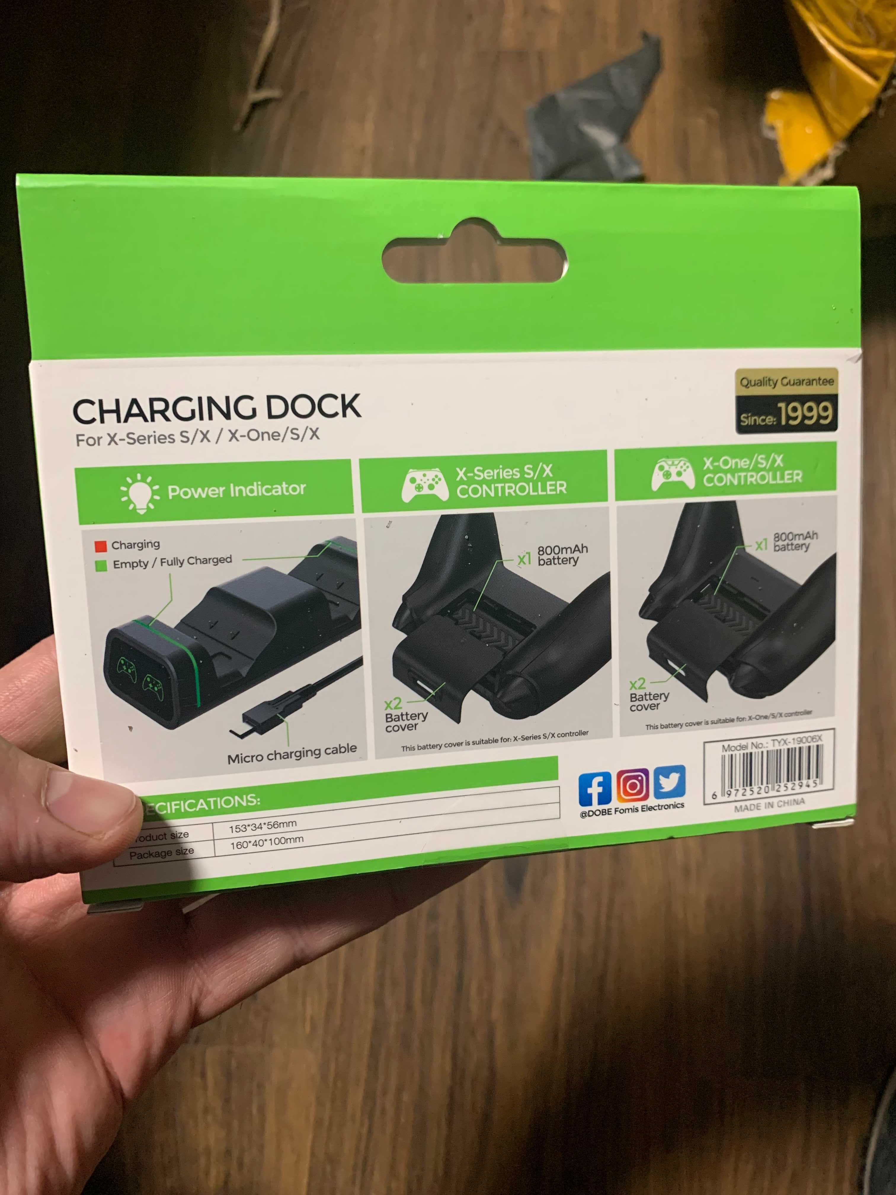 Xbox One/Xbox Series X 2 акумулятори, зарядна база, кришки
