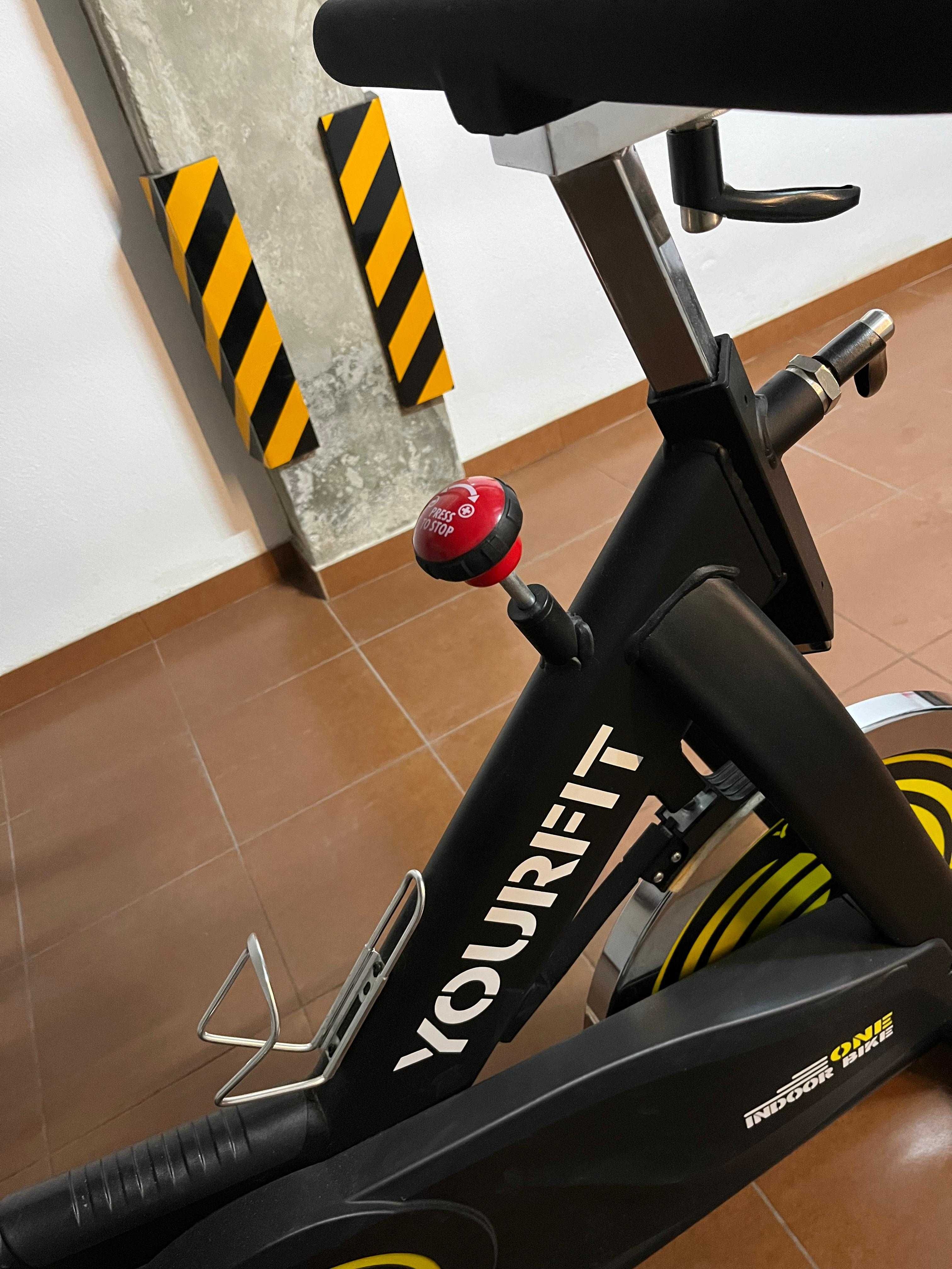 Bicicleta de cycling/spinning com roda de inércia de 20kg