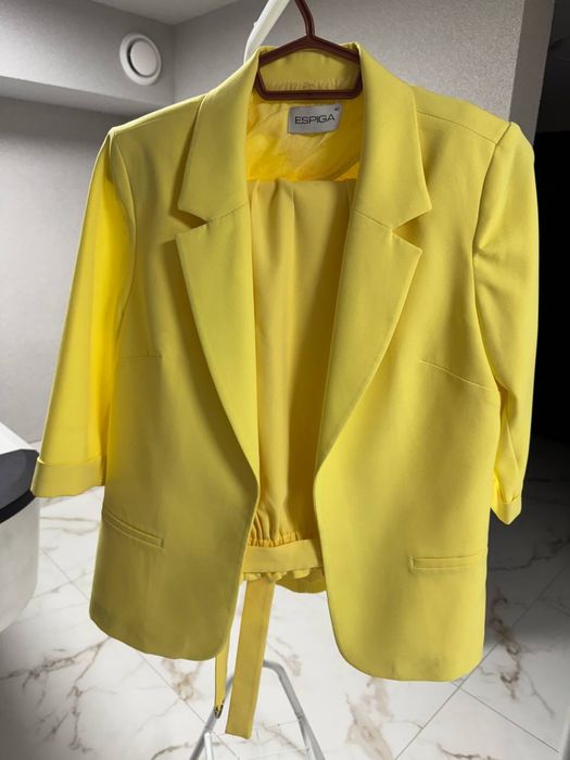 Костюм з брюками жіночий