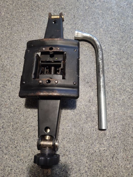 Домкрат Мерседес А клас Mercedes A class