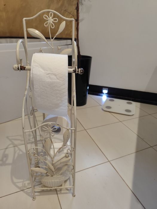 Stojak na papier toaletowy styl prowansalski