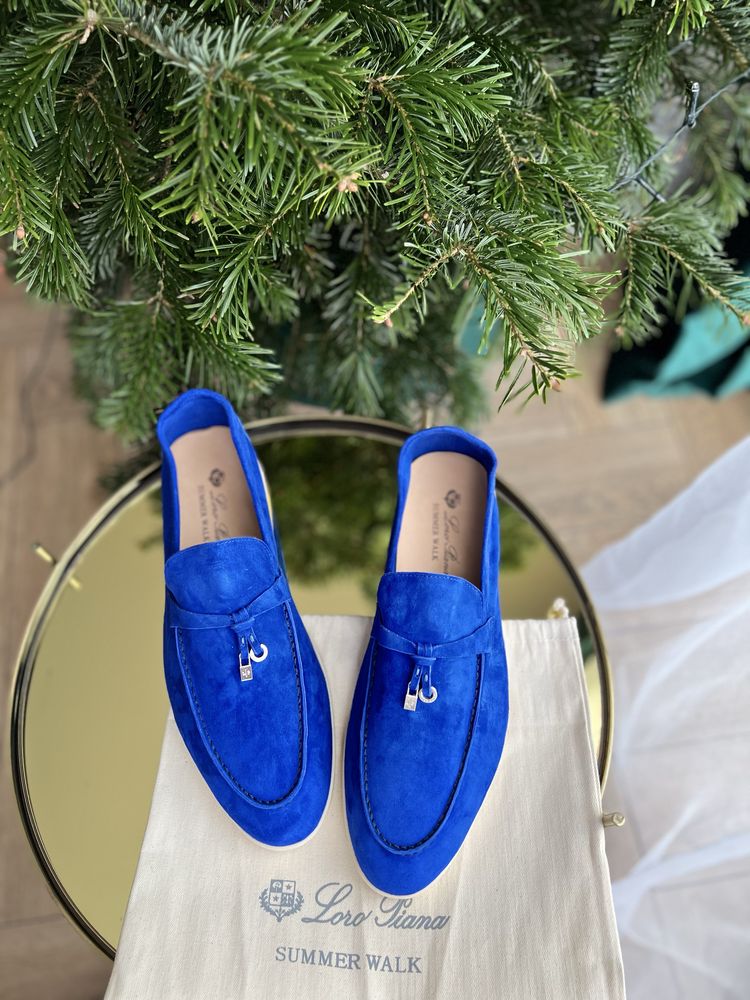 Loro Piana Summer Walk (35-46)