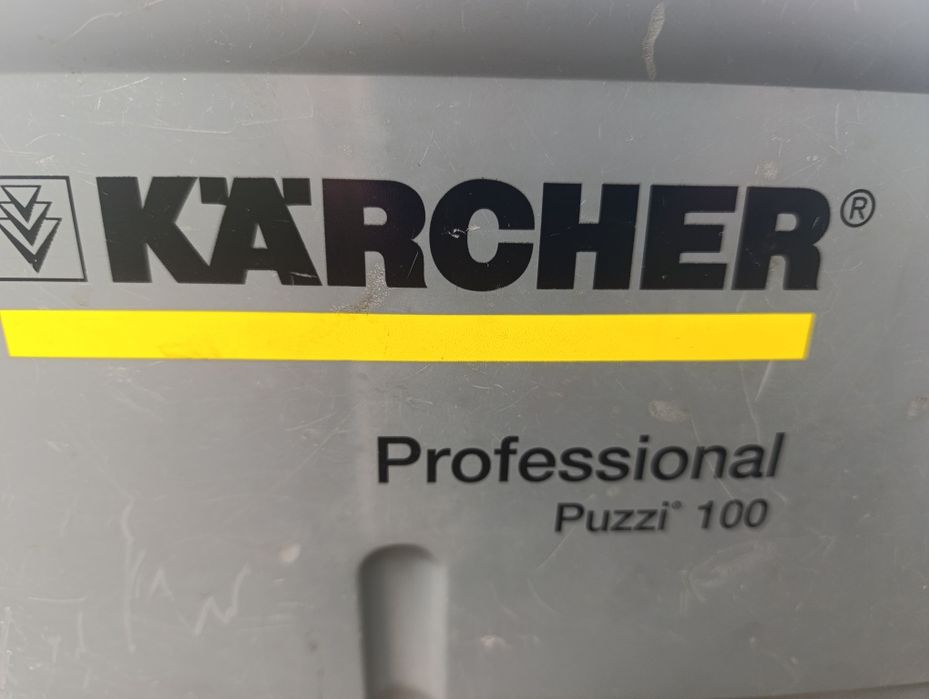 Професійний миючий пилосос Karcher puzzi 100