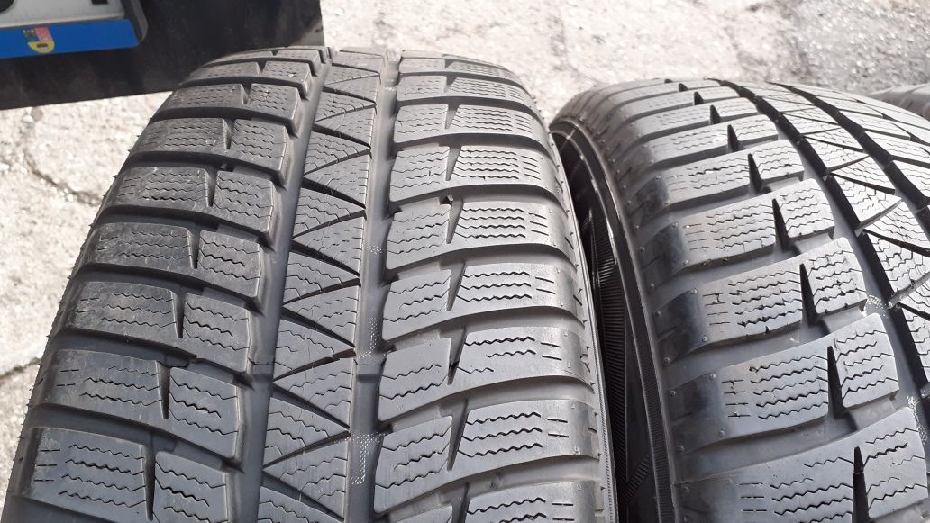 4xopona zimowa FALKEN HS449 Eurowinter w rozmiarze 215/60 R17