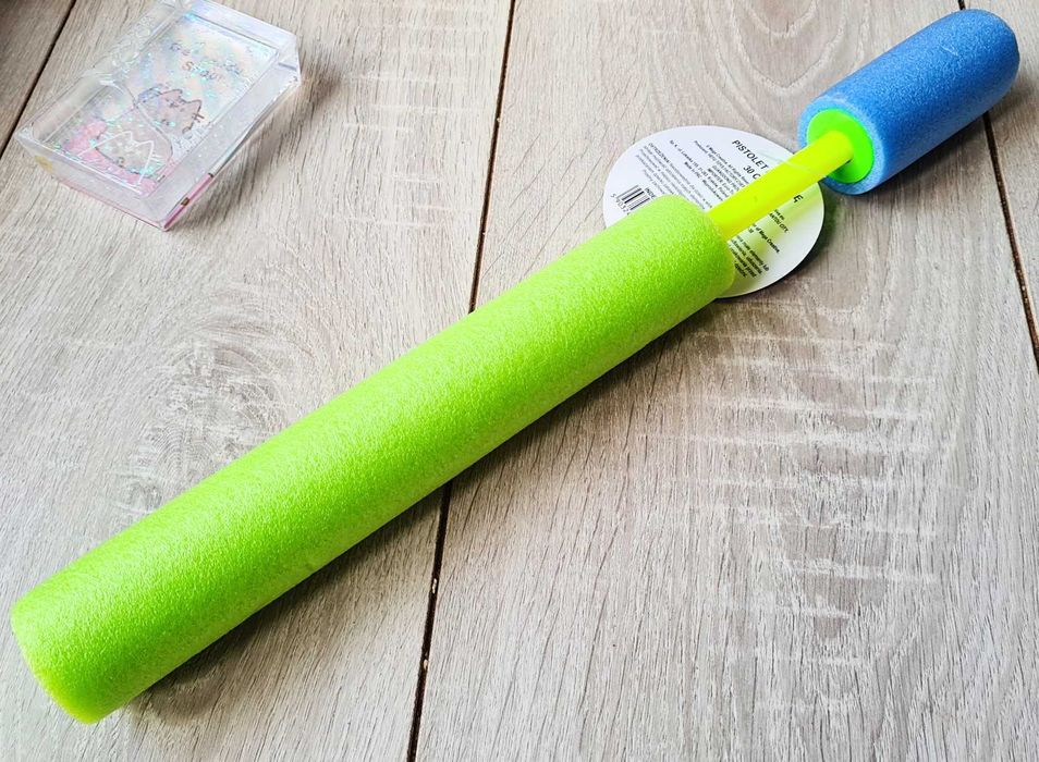 Zabawka pistolet strzykawka na wodę piankowy - NOWY