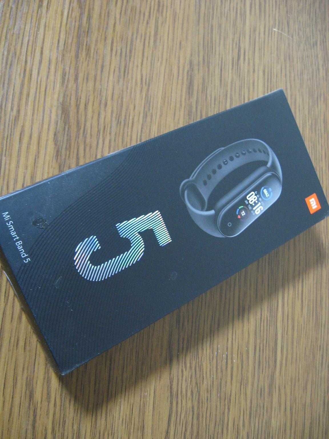 Фитнес-браслет Xiaomi Mi Smart Band 5 Black, б/у