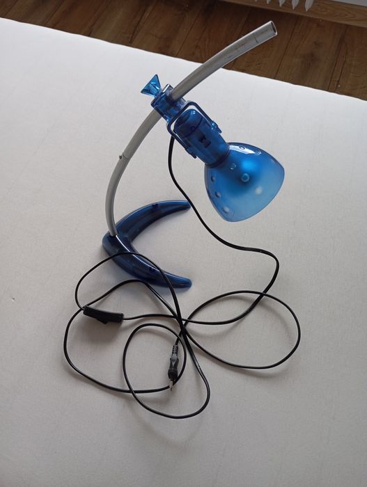 Lampa niebieska na biurko