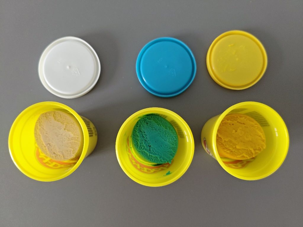 Play-Doh nowa ciastolina 3 duże kubeczki