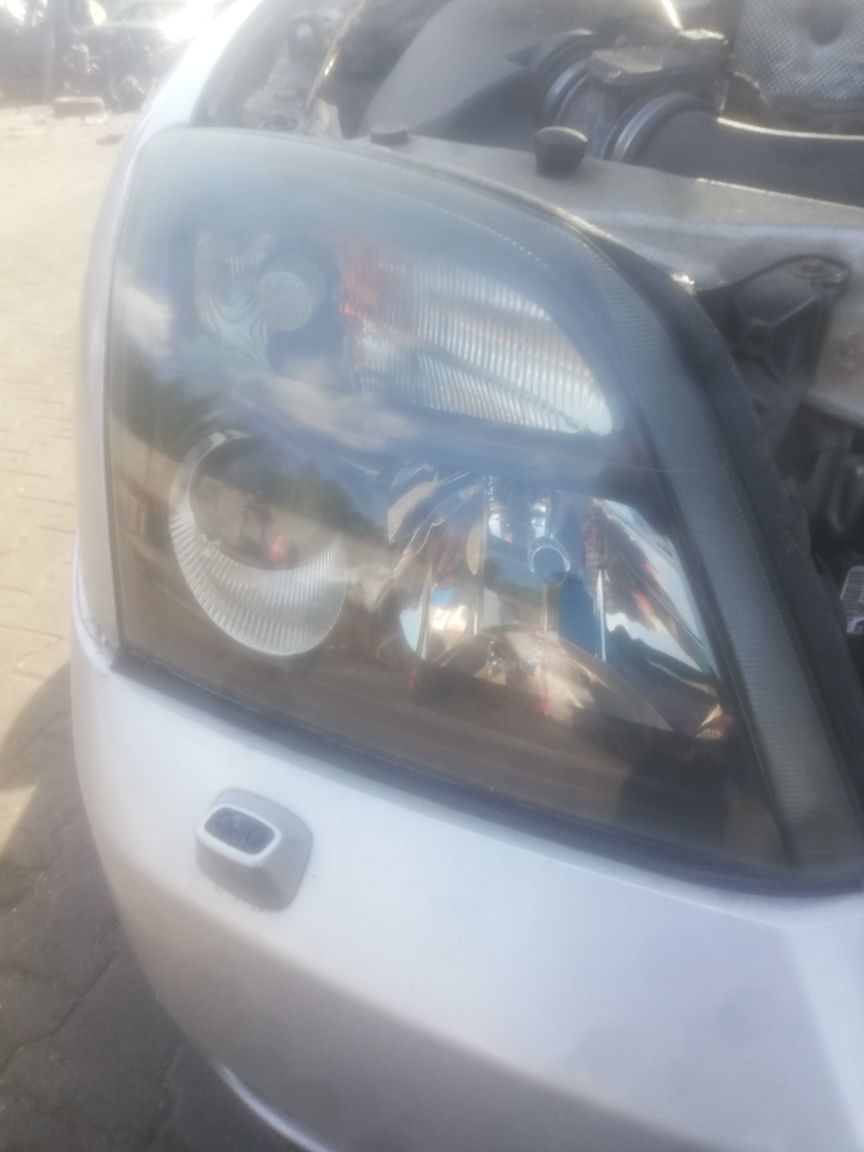 Lampy przód Opel Vectra C Hella
