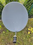 Antena satelitarna z konwerterem i uchwytem