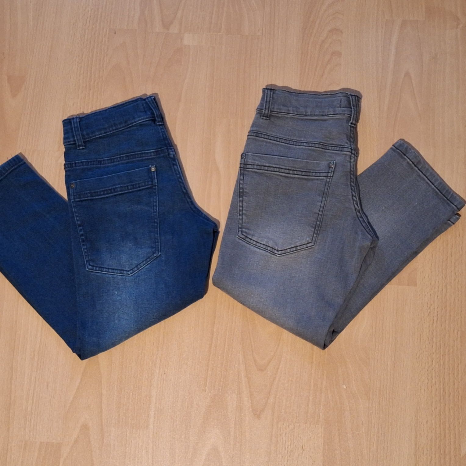 Dwie pary chłopięcych jeansów 122/128