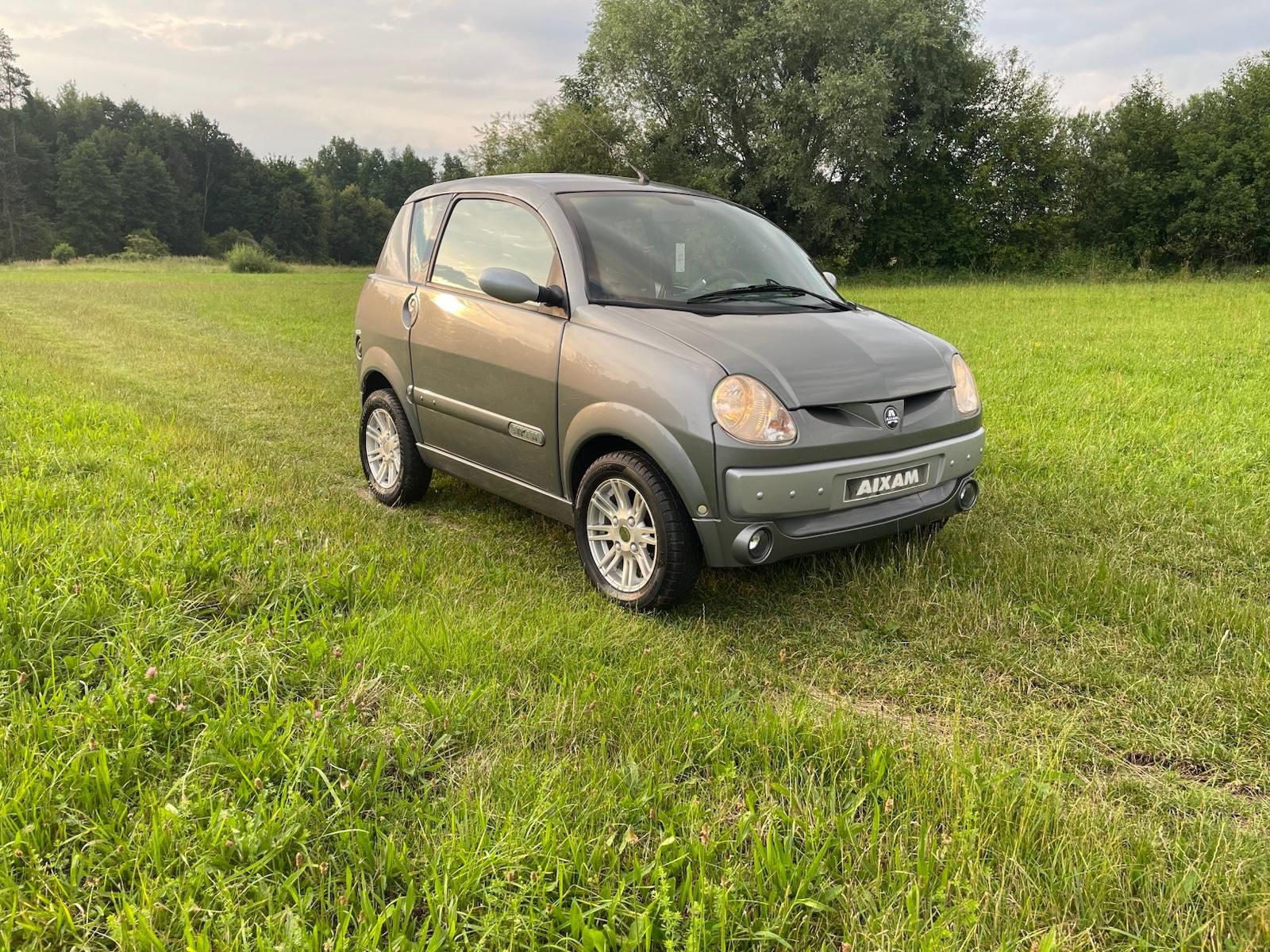 Aixam A721 KUBOTA microcar mikrokar l6e  chatenet Ligier transport