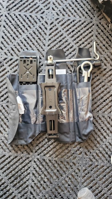 lewarek podnośnik citroen berlingo peugeot partner ucho holownicze