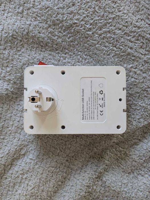 Listwa zasilająca  (4 gniazdka, 3xUSB-C, 3x-USB-A, PD 20W)