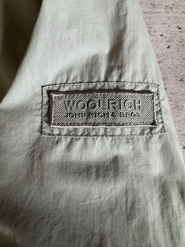 Куртка, вітровка Woolrich