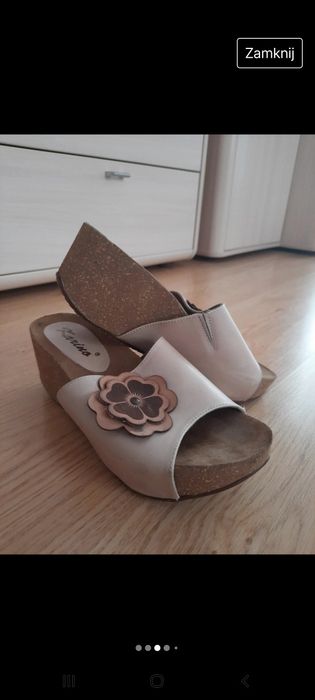 Klapki na korkowej koturnie 39 Karino