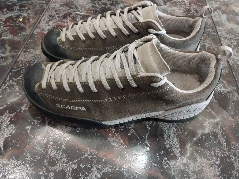Трекинговые кроссовки Scarpa