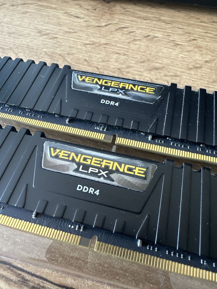 Pamięć RAM 2x8GB DDR4 Vengeance