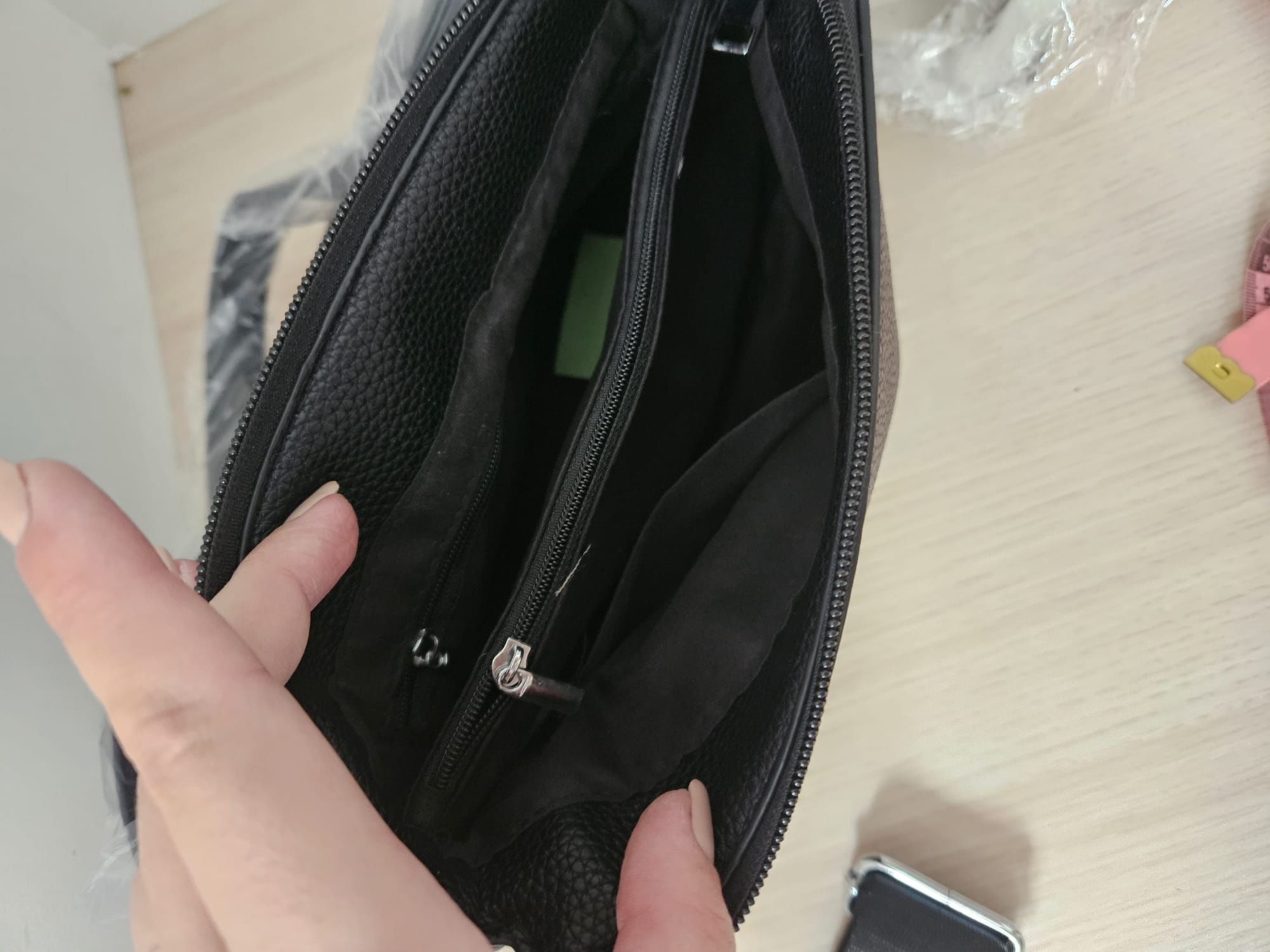 Damska torebka guess
